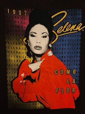 Selena 'Como La Flor' Graphic Tee - Red, Black, Gold
